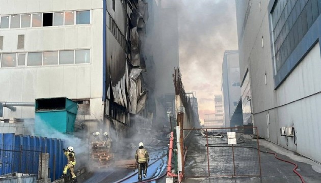 İstanbul'da fabrika yangını!